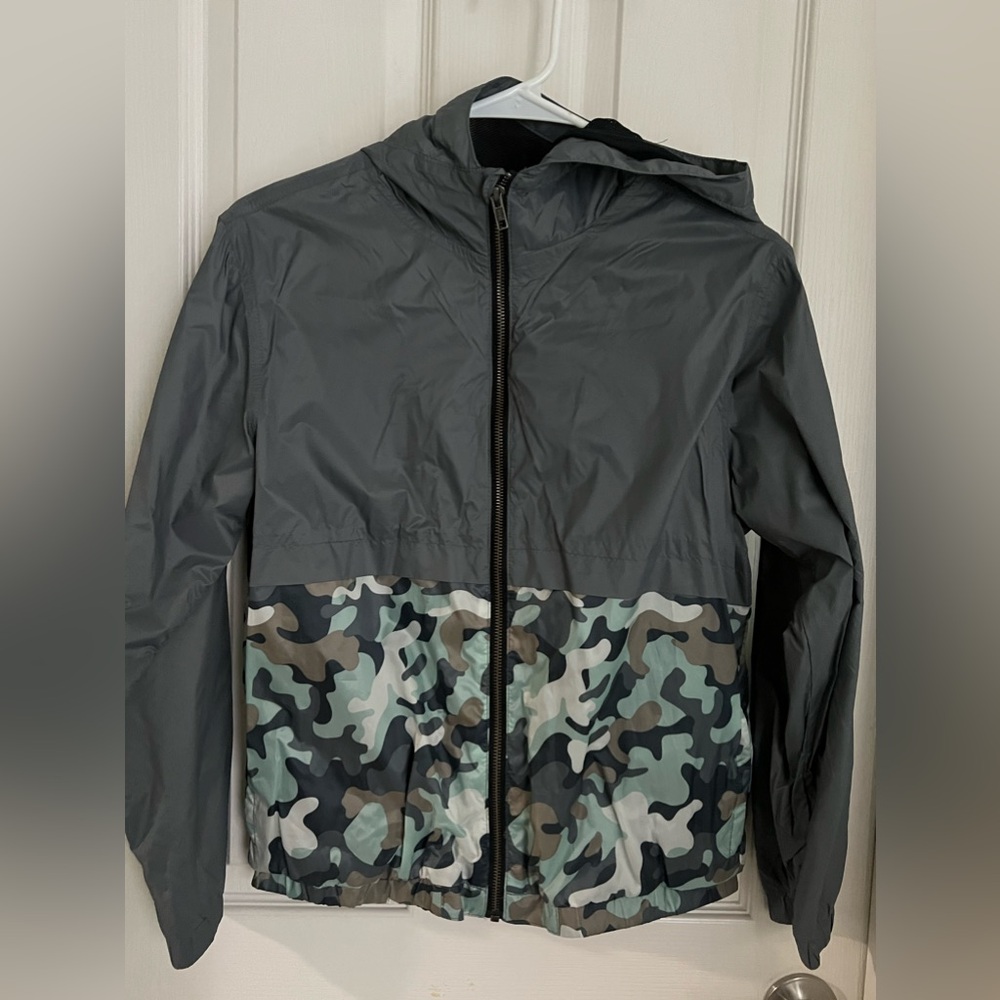 Gymboree boys windbreaker. Size XL/14 kids. Excellent condition. 18” pit 2 pit.